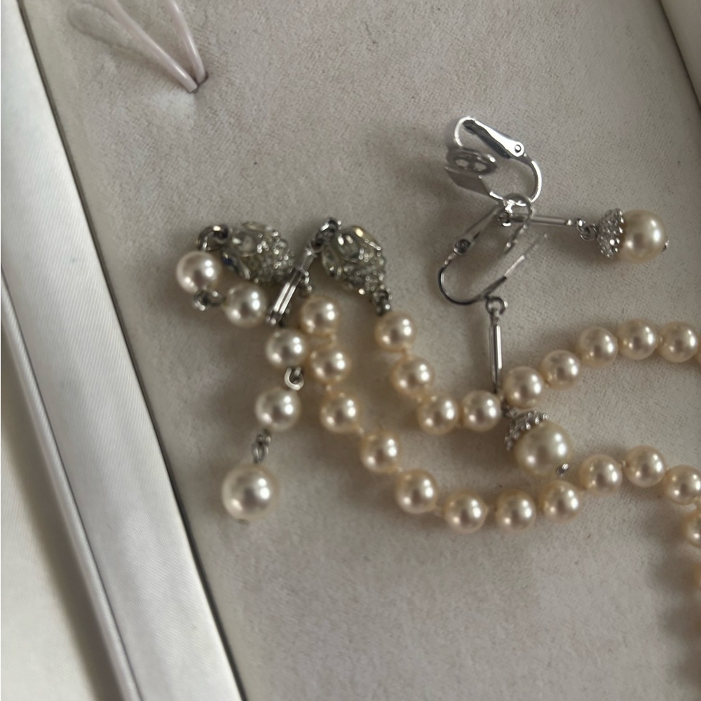 Vintage Richelieu Faux Pearl Necklace and clip on Earring Set circa 1930’s. - Picture 5 of 5